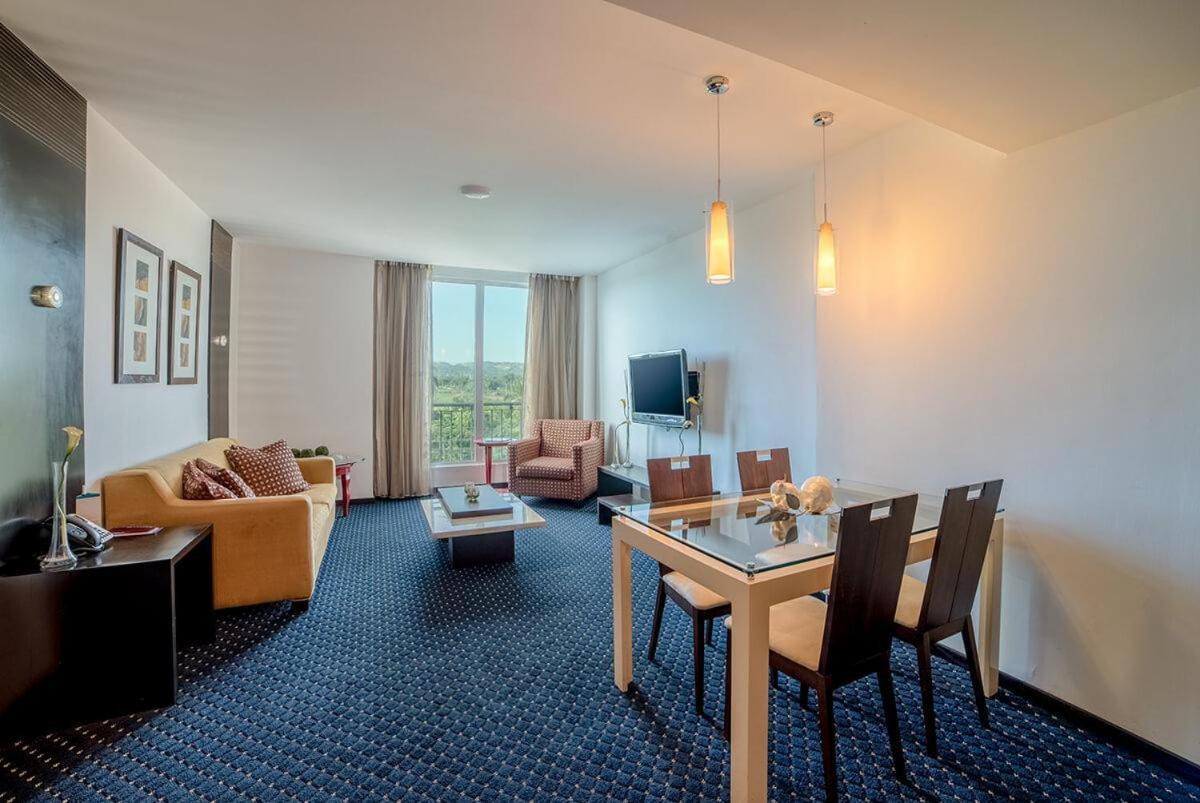 Hodelpa Garden Court Otel Santiago De Los Caballeros Dış mekan fotoğraf