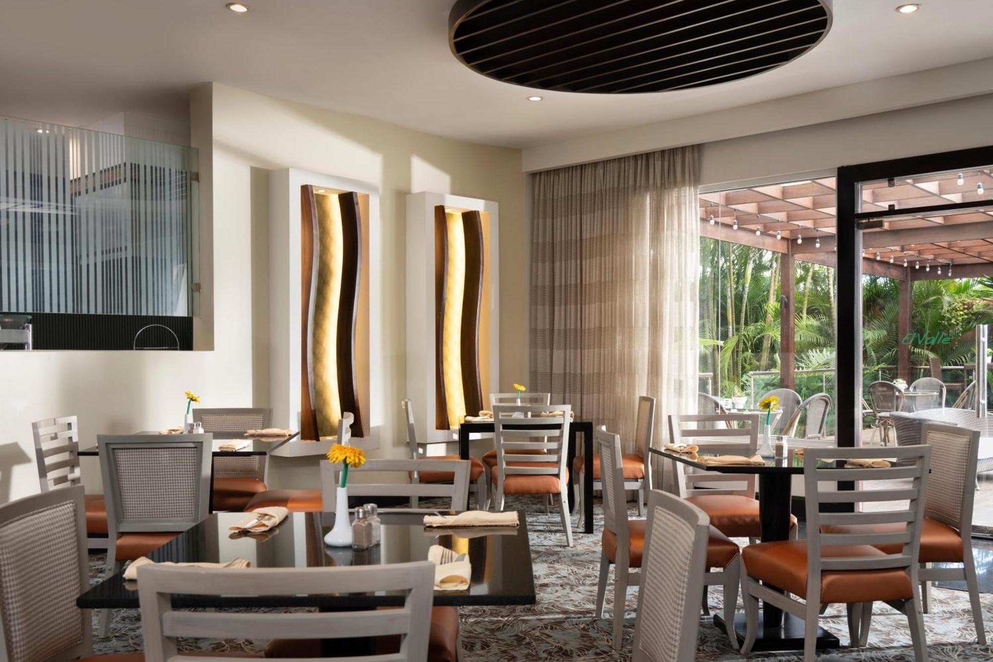 Hodelpa Garden Court Otel Santiago De Los Caballeros Dış mekan fotoğraf